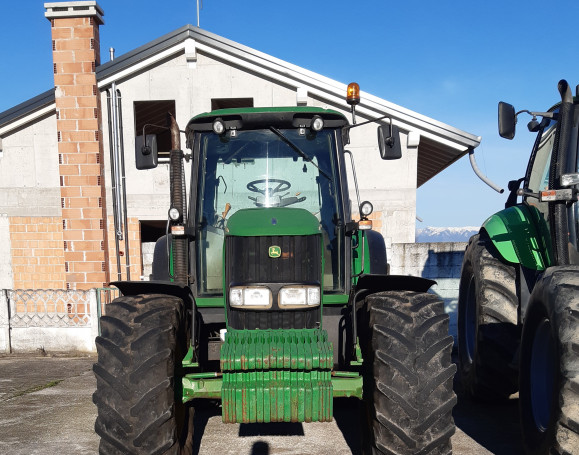 JOHN DEERE 6820