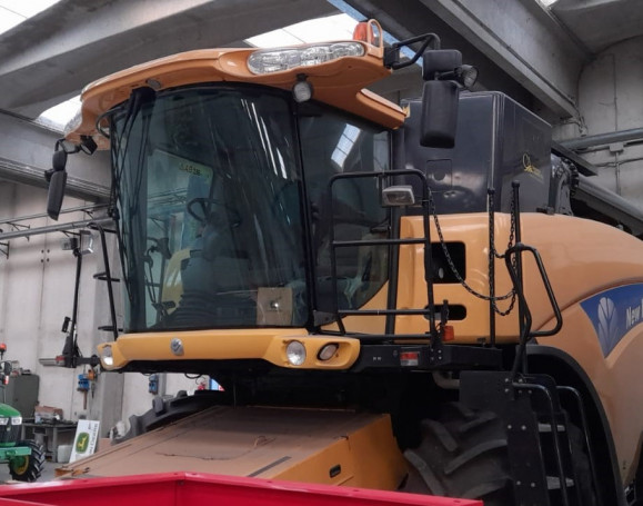NEW HOLLAND CR 960