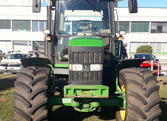 JOHN DEERE 6810